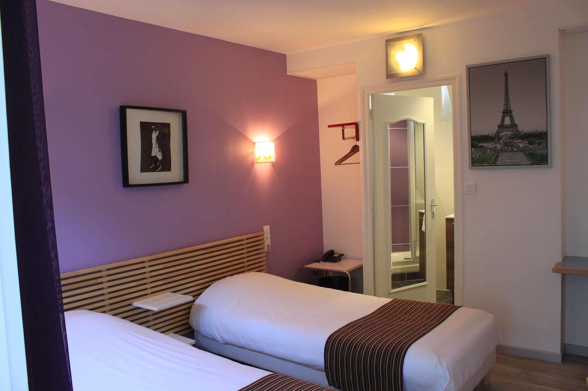 De Paris Hotel 2*